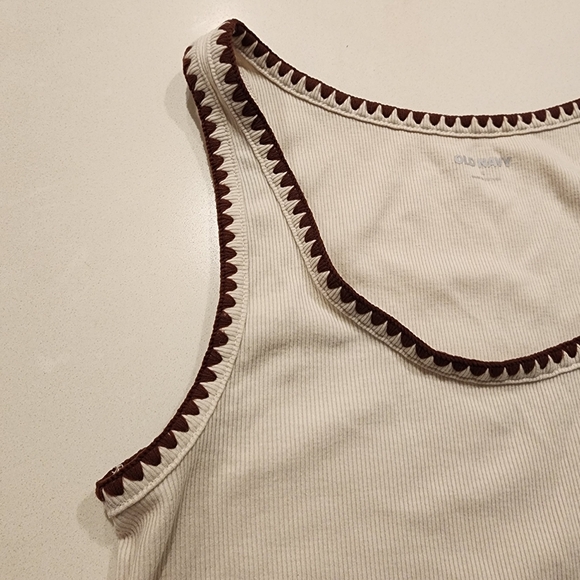 Embroidered Tank Top - Picture 2 of 9